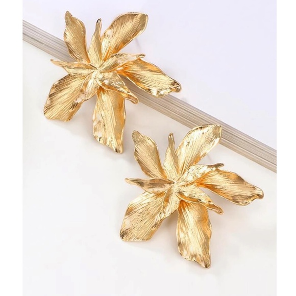 Luxe Gold Tone Floral Statement Earrings - Picture 2 of 2